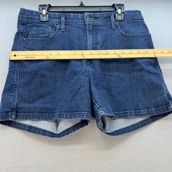 Levi's Women's Jean Shorts Size 12 W31 Medium Wash - Picture 3 of 11